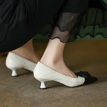 2023 новые весенние женские туфли-лодочки из натуральной кожи длиной 22-24,5 см, натуральная кожа, тисненая ромбовидная решетка, каблуки на платформе с цветочным рисунком